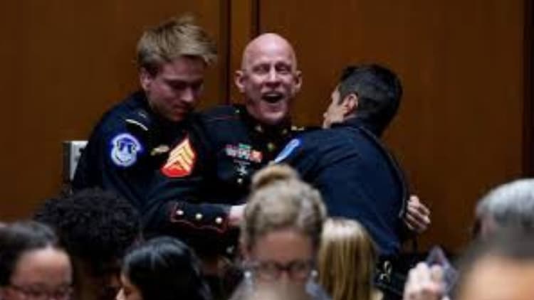 Brian McGinnis L’âge manquant des étincelles Recherche nationale alors que ses proches paniquent pour lui 2026