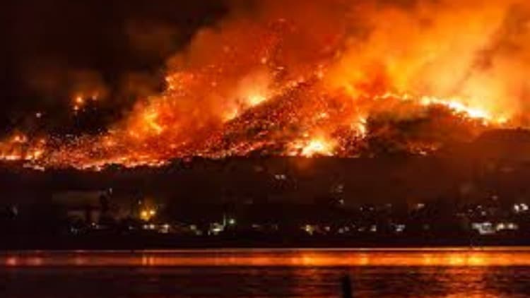 Lake Elsinore Un incendie provoque des évacuations alors que la panique se propage et que les habitants fuient rapidement 2026